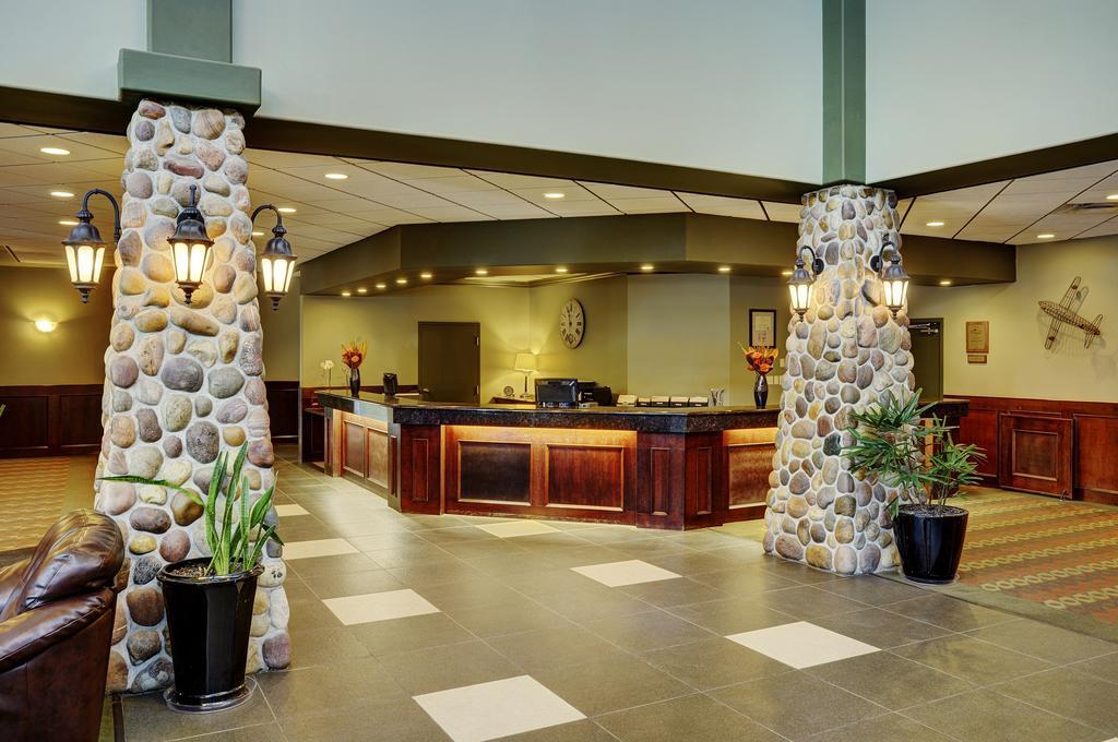 Chateau Nova Hotel Fort Mcmurray Zewnętrze zdjęcie