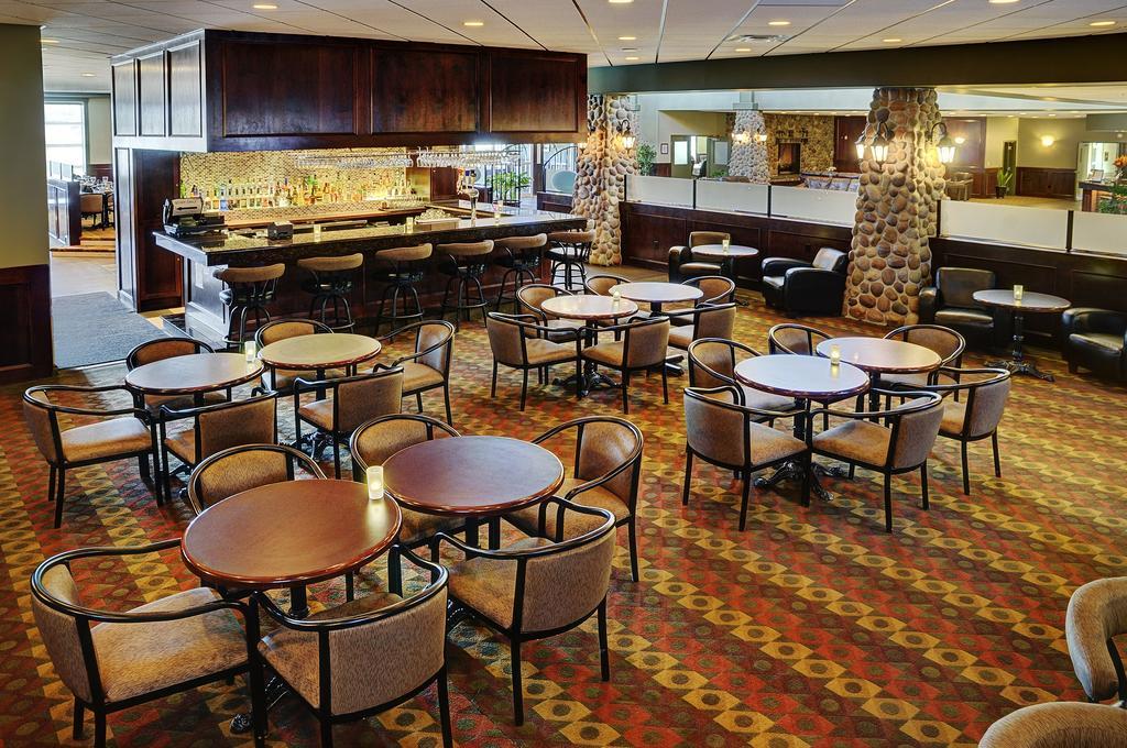 Chateau Nova Hotel Fort Mcmurray Zewnętrze zdjęcie